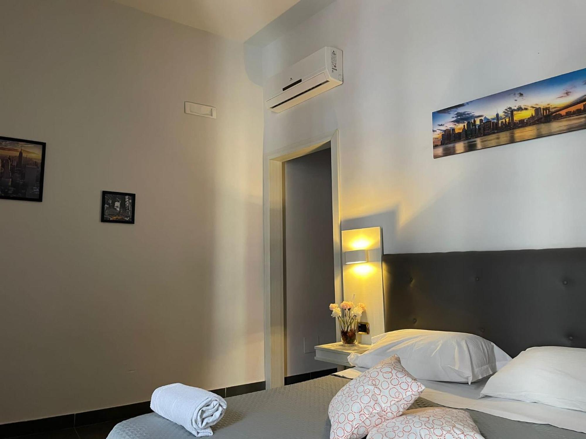 Oceania Hotels Napoli Nápoles Exterior foto