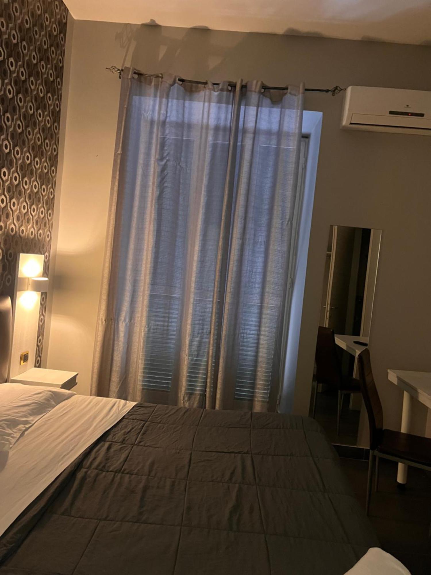 Oceania Hotels Napoli Nápoles Exterior foto